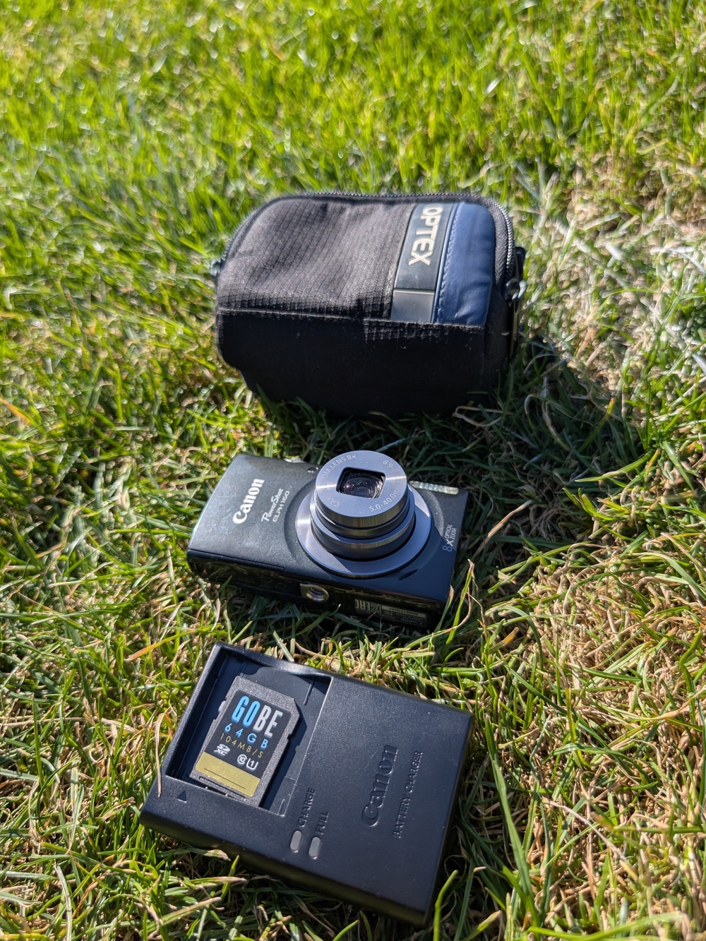 Canon PowerShot Digital Camera in Black with Carry Case
